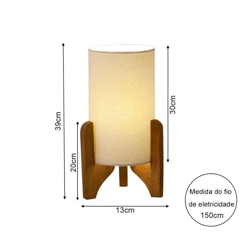 Abajur de Palha com Base em Madeira – Elegância para o Ambiente